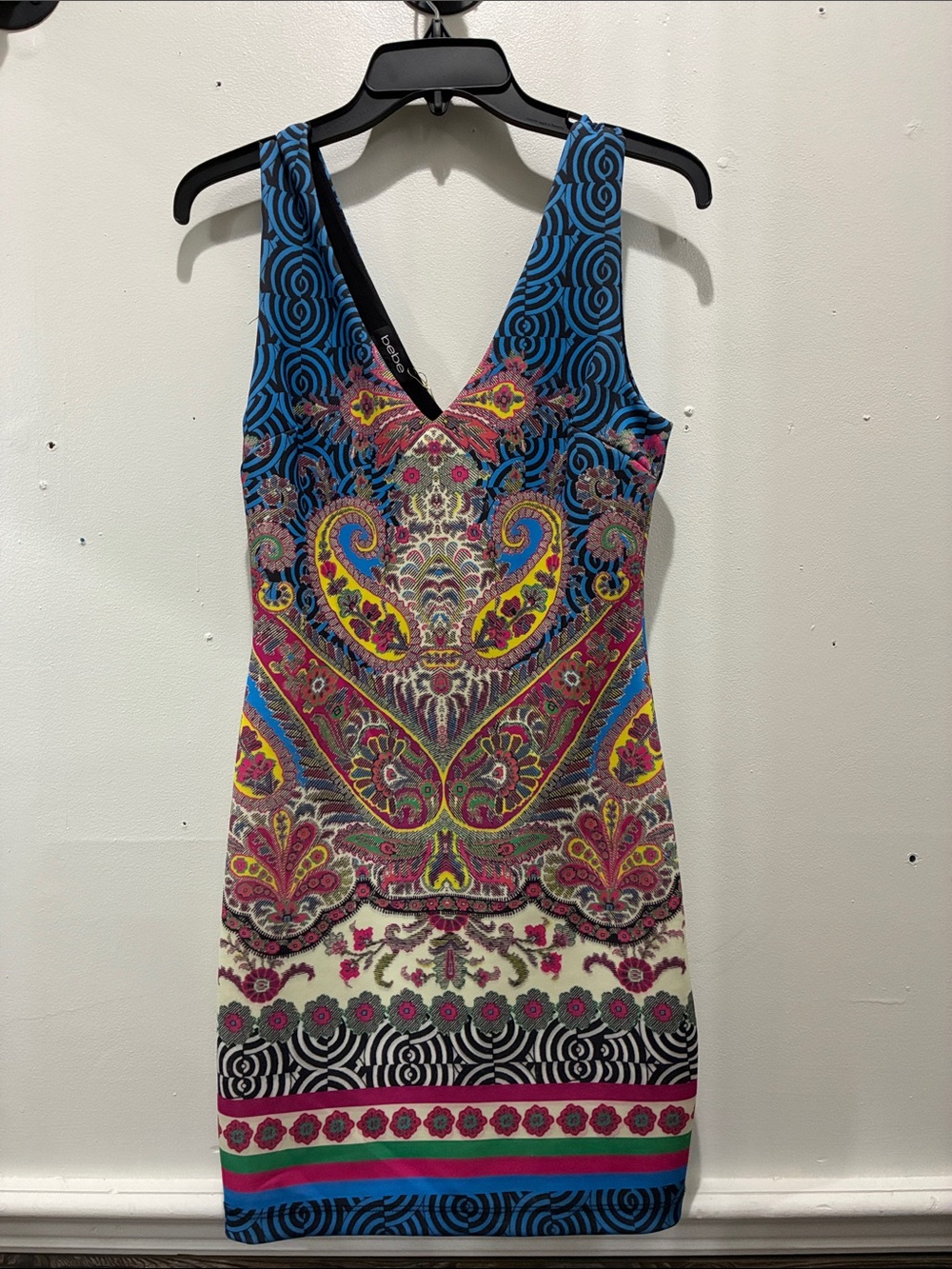 bebe Multicolor Paisley V-Neck Midi Dress